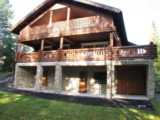 Tahkolle kesällä, talvella, mökki Tahkolta, Itä-Suomesta